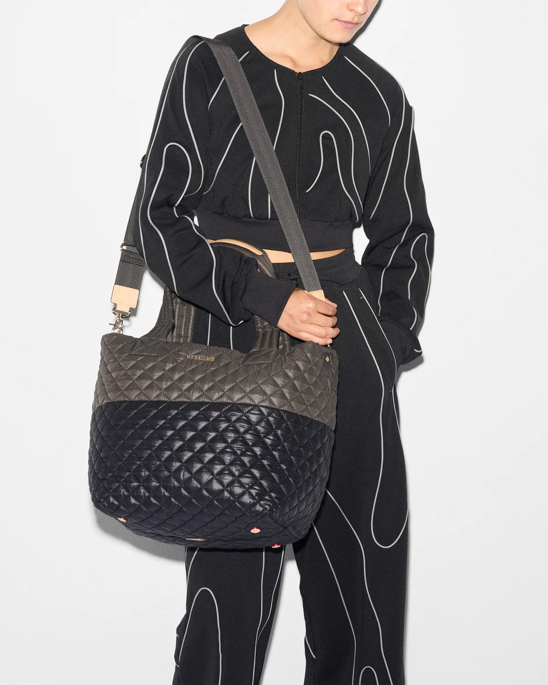 motチャコールグレーXS 1798N1595_magnet_medium_woven_